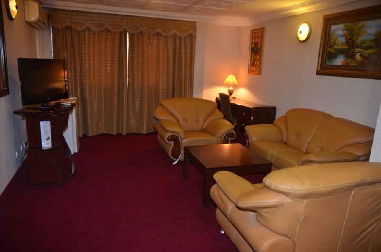 Hotel Palm Beach Wagadugu Zewnętrze zdjęcie
