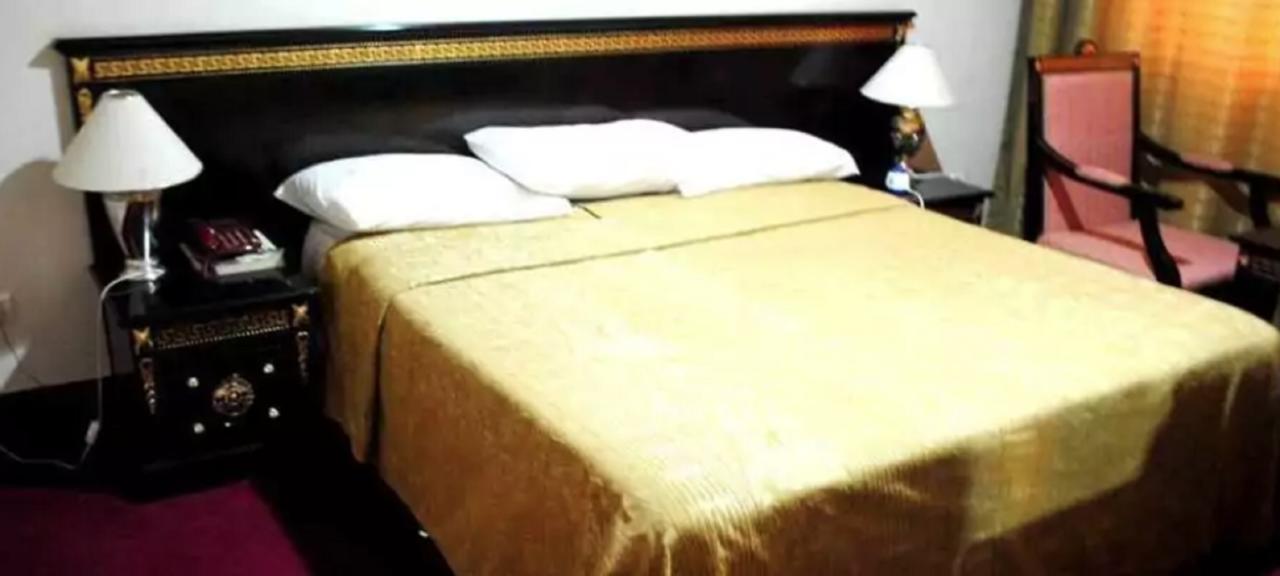 Hotel Palm Beach Wagadugu Zewnętrze zdjęcie