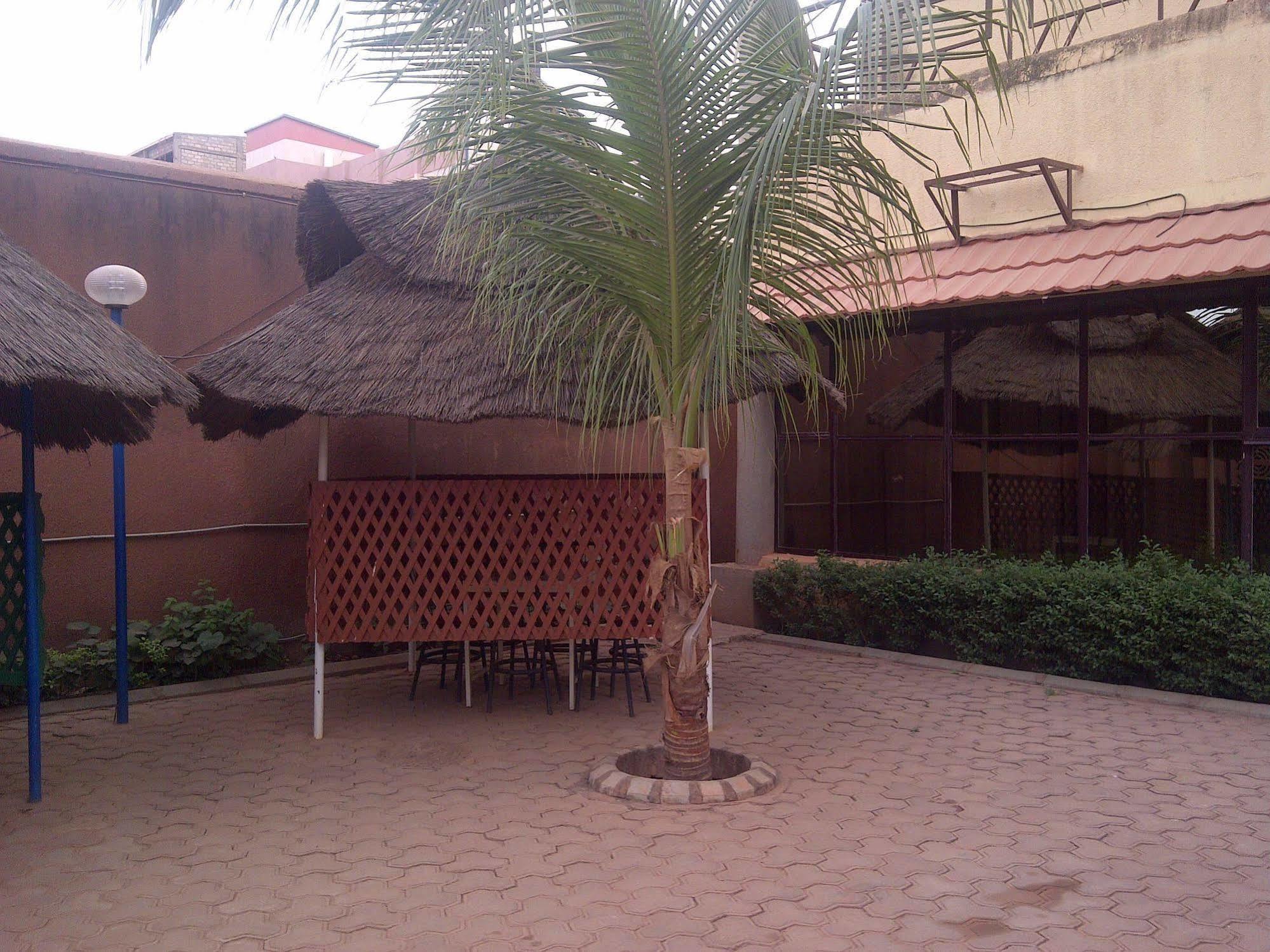 Hotel Palm Beach Wagadugu Zewnętrze zdjęcie